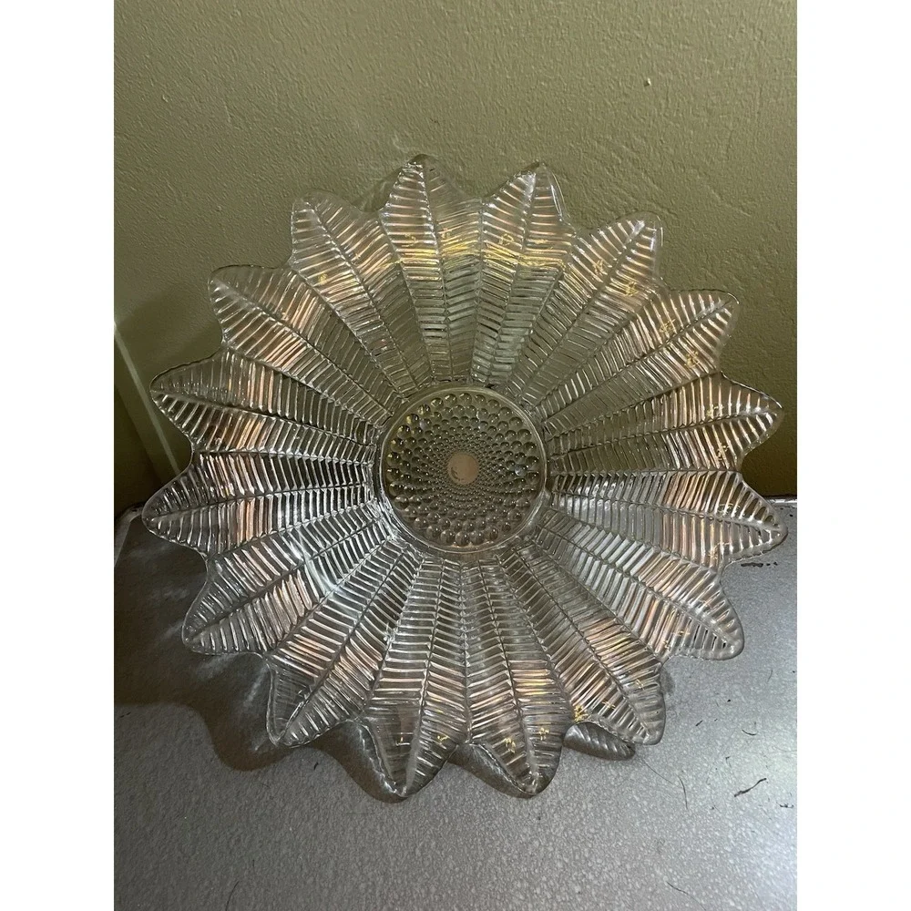Vintage large Sunflower clear pressed glass serving bowl Possible L.E. Smith